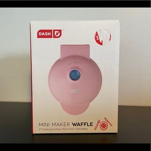 “Dash” Mini Waffle Maker (BRAND NEW)